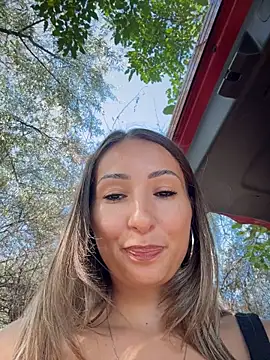XXX chat uživo modela Wonder_Kari