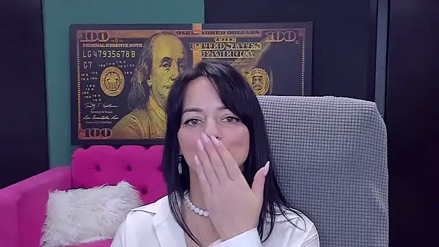 Chatroom XXX en direct de BellaRowan