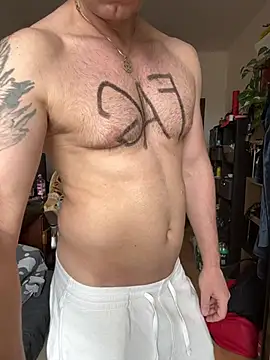 Sasha_yourboyn Webbikameraesitys