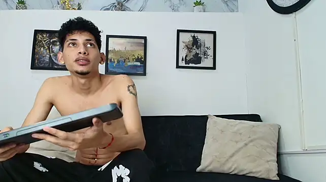 YOUNG_BOYS_HELL 라이브 XXX 채팅