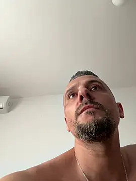XXX chat uživo modela InsaneMattt