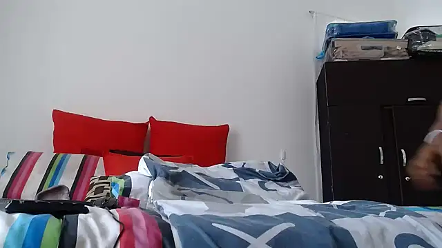 BustyMelonssXXXX's Webcam Show