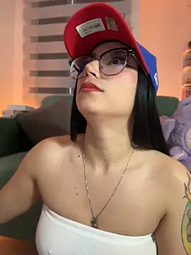 Pokazy przed kamerką – sophie_cute66