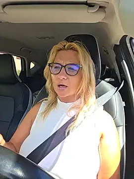 KaylinJan live XXX chat