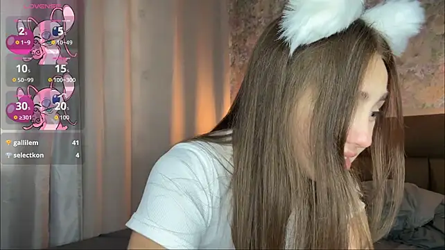 LoraDavi élő XXX-chatje
