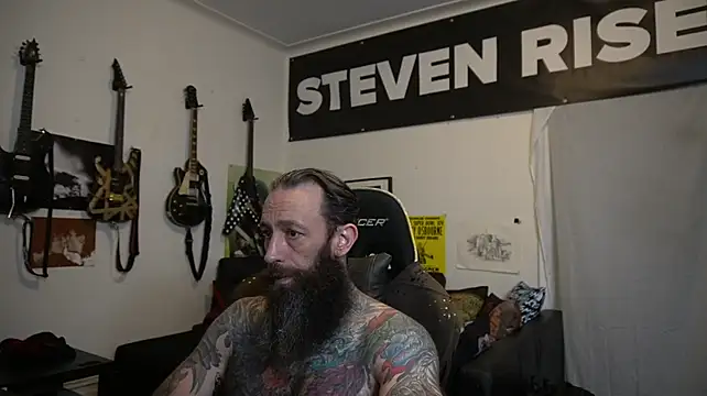 צ'אט XXX בשידור חי של StevenRiseNYC