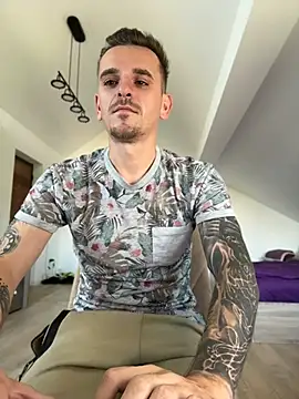 Huge_cock22cmn Webbikameraesitys