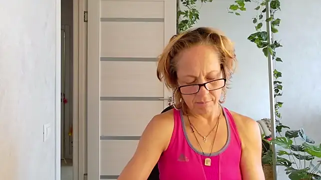 LioraWeiss Chat XXX live