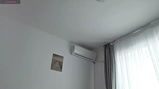 JullyFox live XXX chat