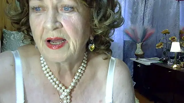 Emma52610's Live XXX Chat