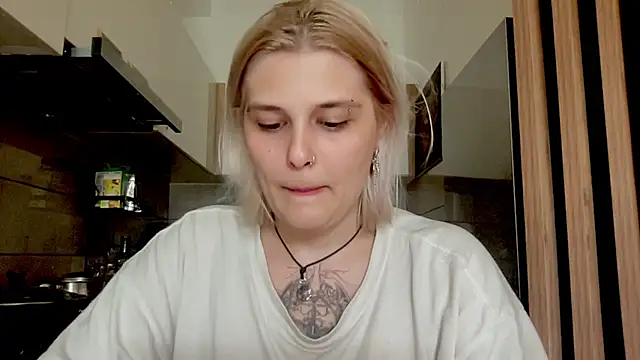 Ella_Bloom 现场XXX聊天