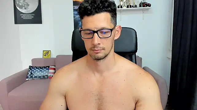 BrutusK08 webcam show