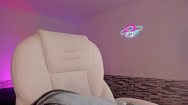 KittyVelve's Live XXX Chat