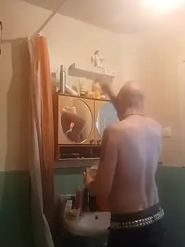 SHARPSkinhead Live XXX Chat