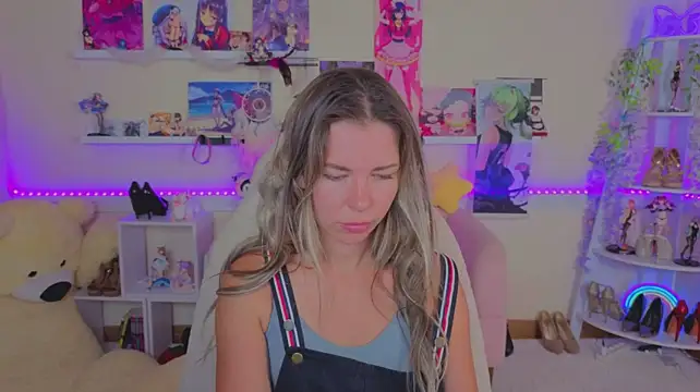 Real_Tini's Live XXX Chat