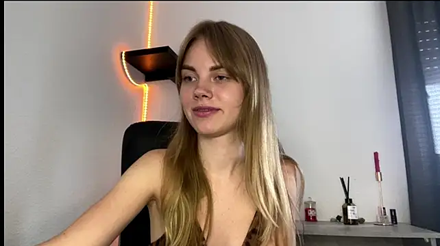 SunnyStrike's Live XXX Chat