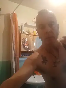 SHARPSkinhead Pertunjukan Webcam