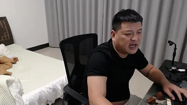Chatroom XXX en direct de zhang1118