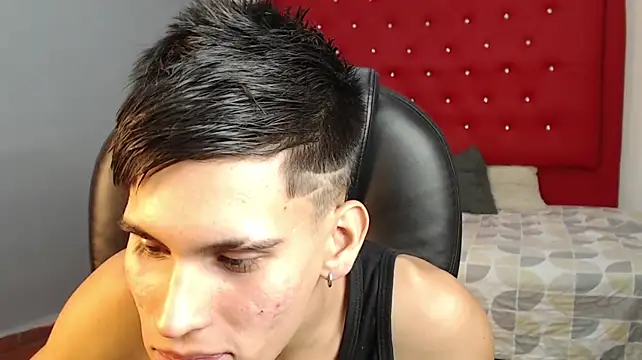paullcb Live XXX Chat