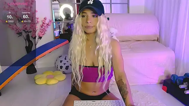 Chat +18 de SarahRaynex ao vivo