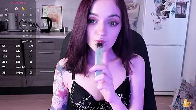 Chat +18 de lina__tyaaan ao vivo