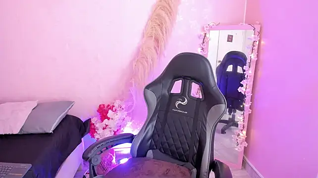 Emily_Roussee লাইভ XXX চ্যাট