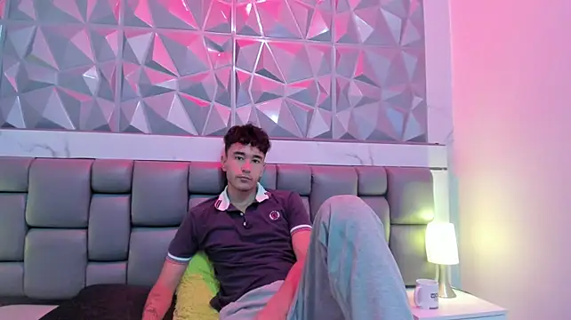 KathyAidenn Webbikameraesitys