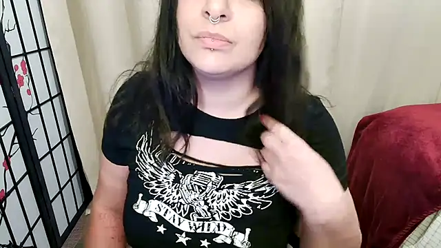 Lustylia Adlı Modelin Canlı XXX Sohbeti