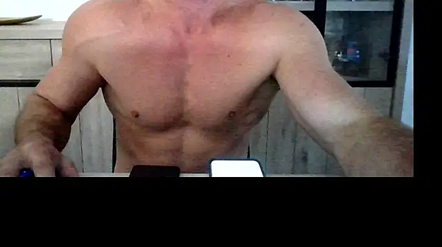 عرض كام Julienhot69