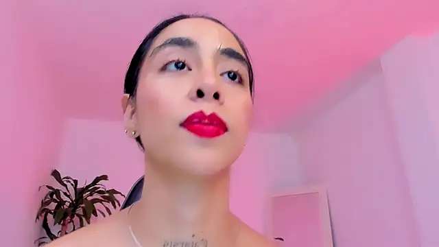 sophierooy22's Live XXX Chat
