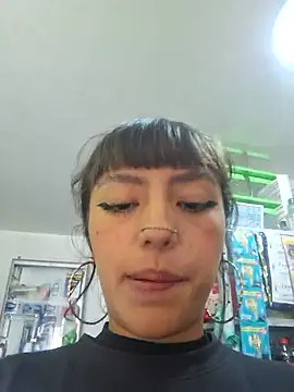 Cute_hollywood1 Show in webcam