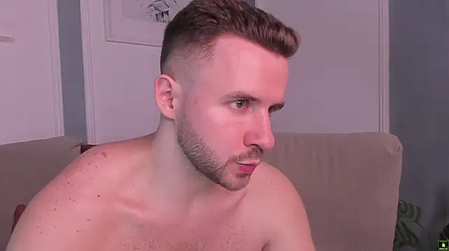 EnriqueBarberry XXX чат на живо