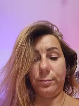 AngelaDesires' Live XXX Chat