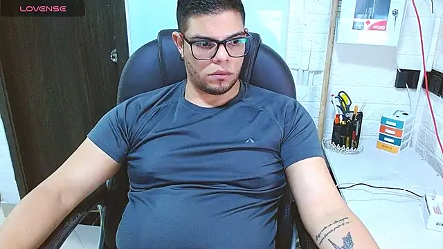 XXX chat uživo modela Realjoel01