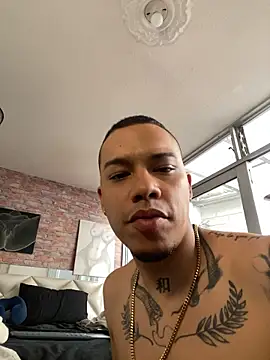 AlphaMasterXxxn Live XXX chat