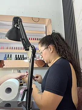 Nails_Lucia Adlı Modelin Canlı XXX Sohbeti