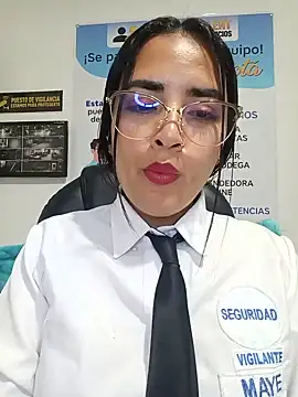 Czat XXX na żywo – MAYE__13