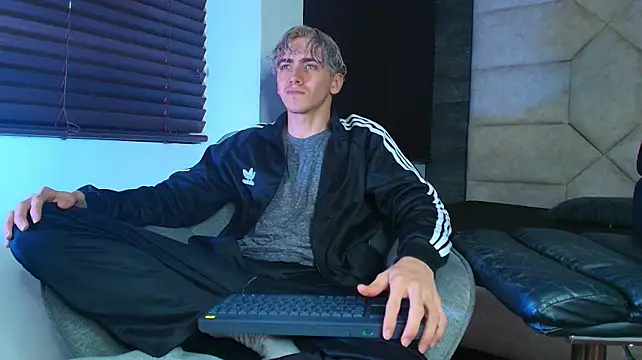 Tyler_Mcrey Live XXX Chat