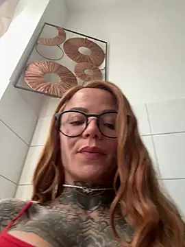 SkinnyLilly Adlı Modelin Canlı XXX Sohbeti
