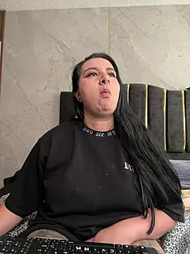 Abril_Luv élő XXX-chatje