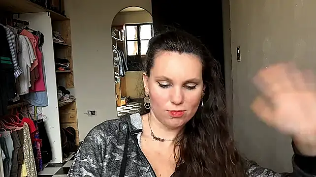 Chat XXX en directo de JacklynSwisshelm