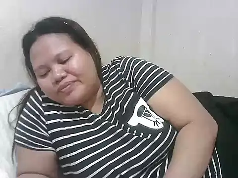 دردشة _Sexymomy_ الجنسية المباشرة