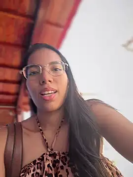 دردشة SheenaBrooke الجنسية المباشرة