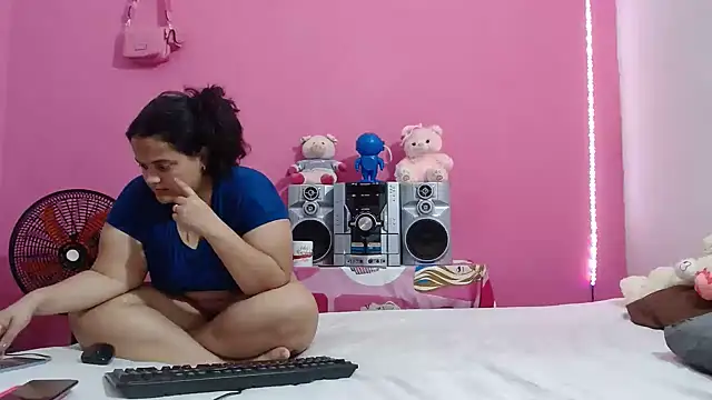 Онлайн чат XXX brunnette_hot