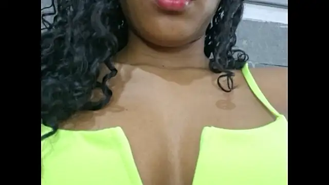Chat XXX en directo de Cataleya_ja