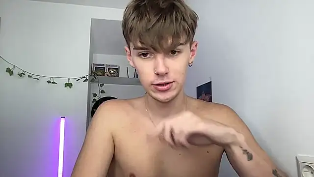 YourMilkyGuy live XXX chat