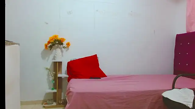 צ'אט XXX בשידור חי של chantalsemenova1