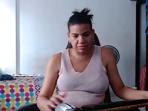 Chatroom XXX en direct de Adriana_0312