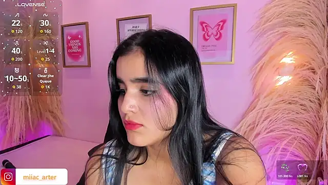 צ'אט XXX בשידור חי של MiaaCarter_