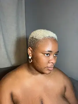 Bubbleboobs19's Live XXX Chat